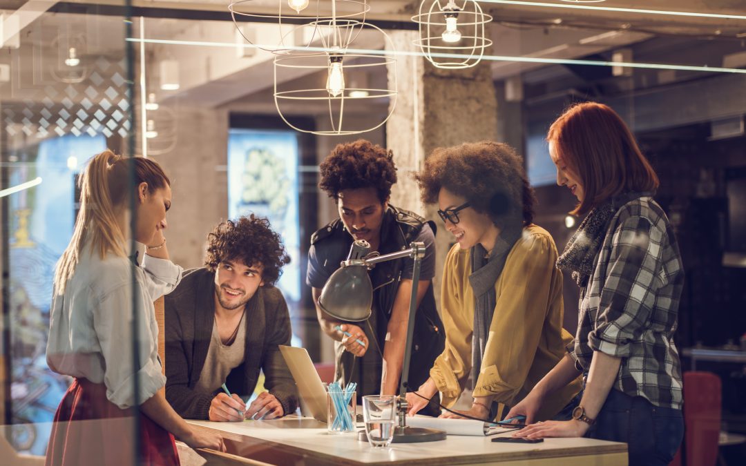 The Fringe Effect: How Non-Conformity Fuels Tech Innovation 